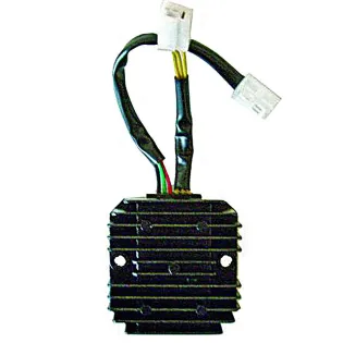 Regulador 12V-15A - Trifase - Cc - 6 Cables Con Se - 04179019